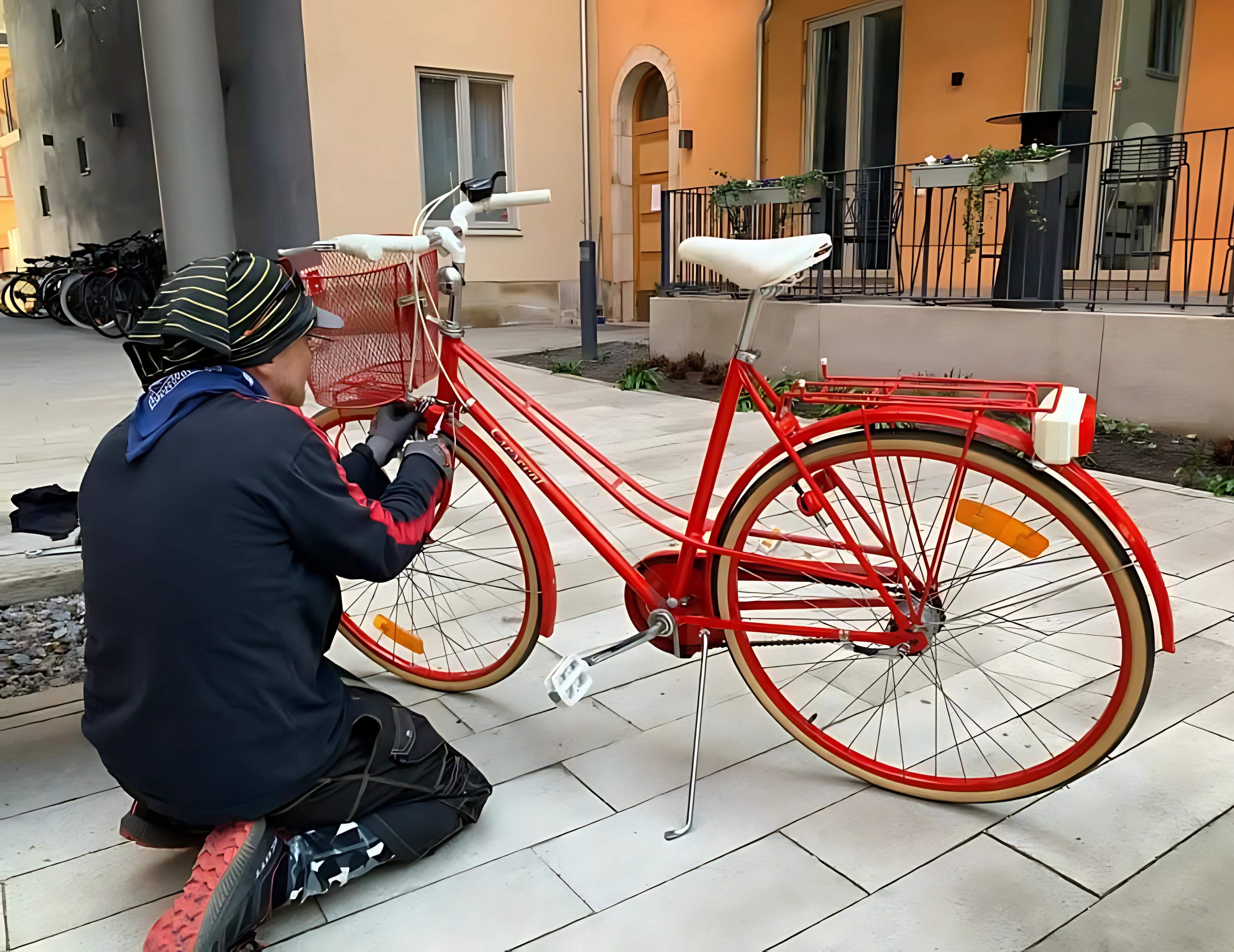 Laga punktering cykel hemma i Stockholm – Cykelfix mobil cykelverkstad